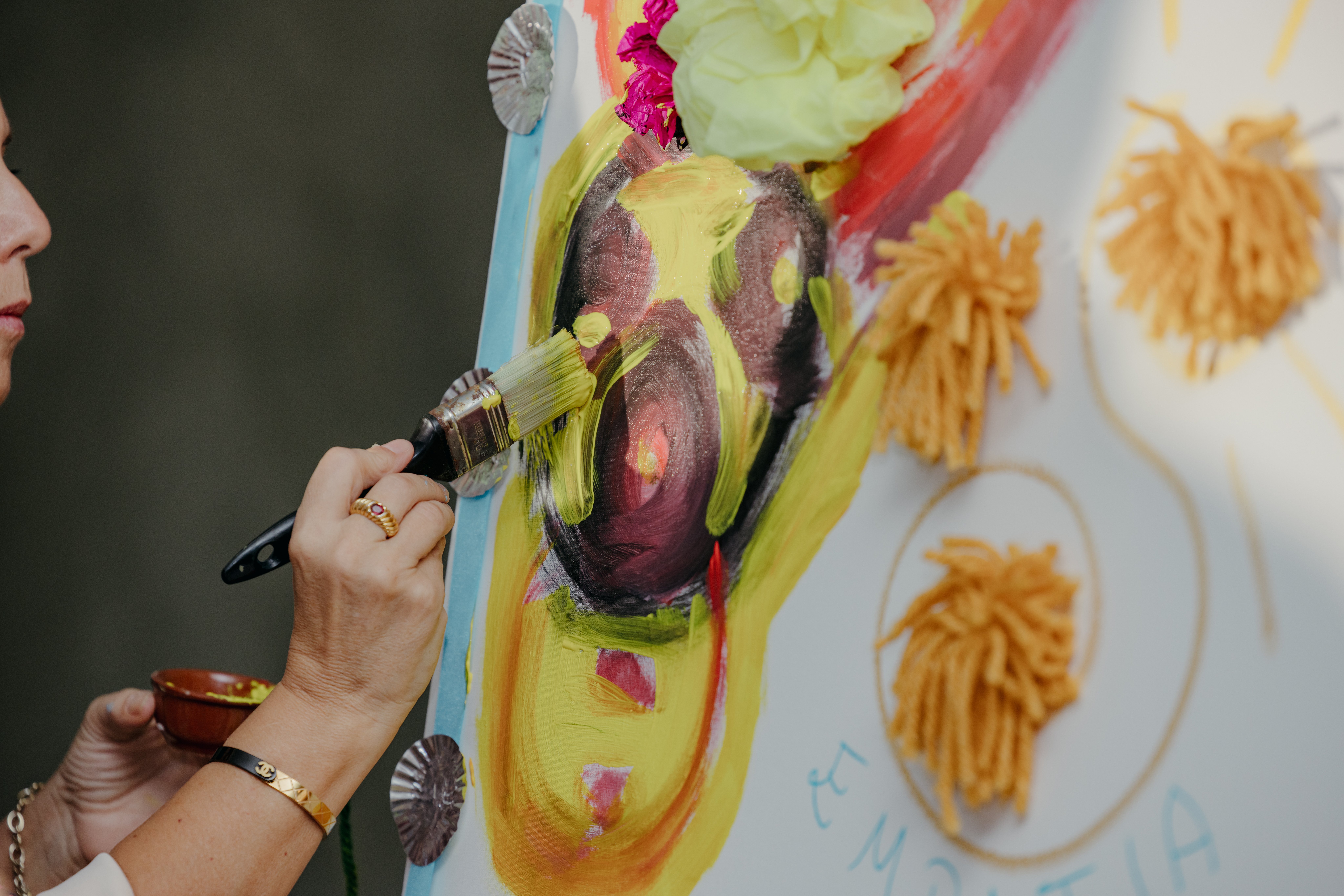 Actividad creativa de equipo en una sala del hotel Grand Hyatt Barcelona